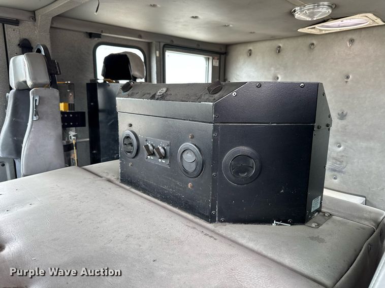 image for item EM3768 2001 HME INC 4465 400 pumper fire truck