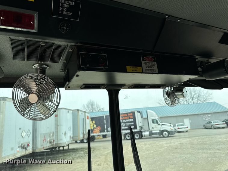 image for item EM3768 2001 HME INC 4465 400 pumper fire truck