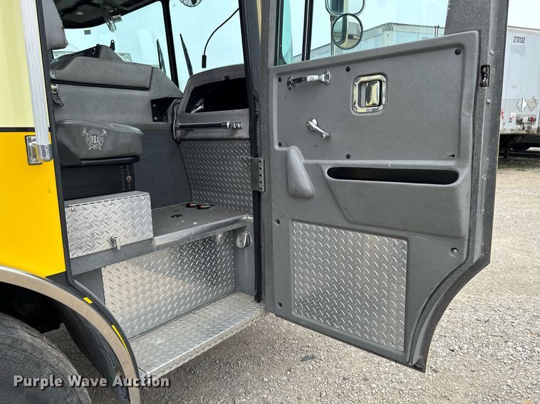 image for item EM3768 2001 HME INC 4465 400 pumper fire truck