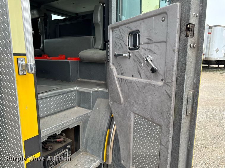 image for item EM3768 2001 HME INC 4465 400 pumper fire truck