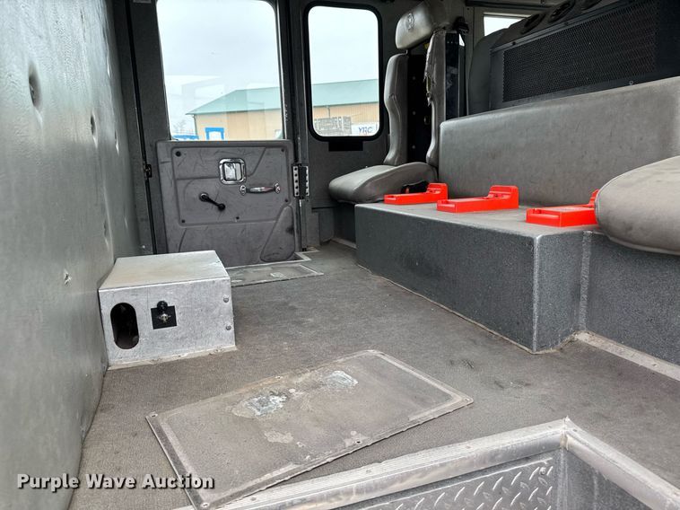 image for item EM3768 2001 HME INC 4465 400 pumper fire truck