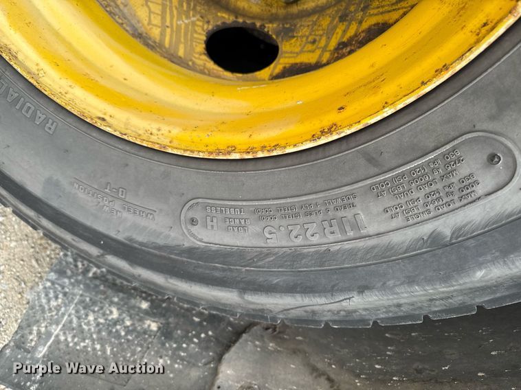 image for item EM3768 2001 HME INC 4465 400 pumper fire truck