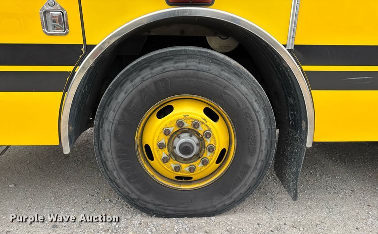 image for item EM3768 2001 HME INC 4465 400 pumper fire truck