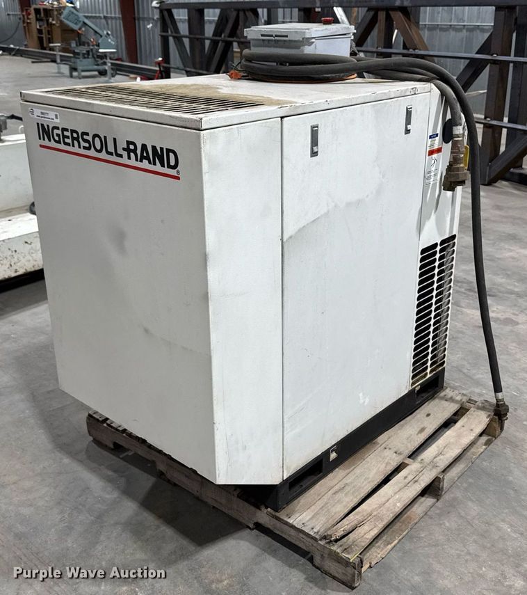 image for item EM3777 Ingersoll-Rand SSR-HO20SE air compressor