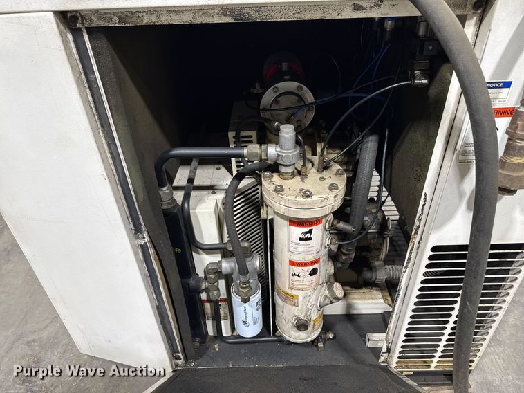 image for item EM3777 Ingersoll-Rand SSR-HO20SE air compressor