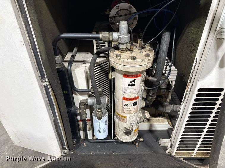 image for item EM3777 Ingersoll-Rand SSR-HO20SE air compressor