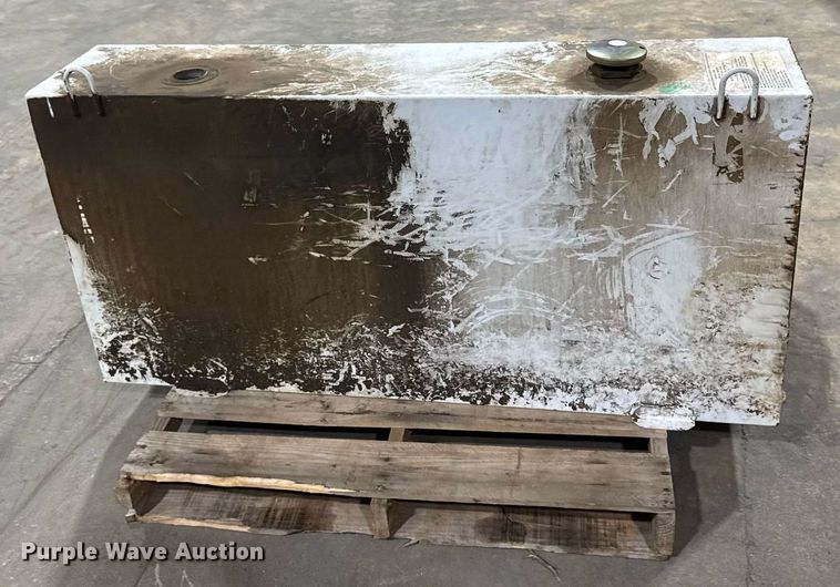 image for item EM3778 (4) Fuel tanks