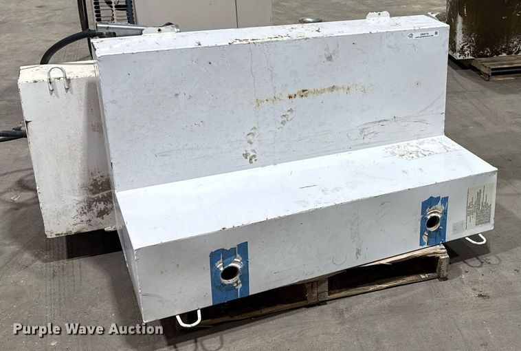 image for item EM3778 (4) Fuel tanks