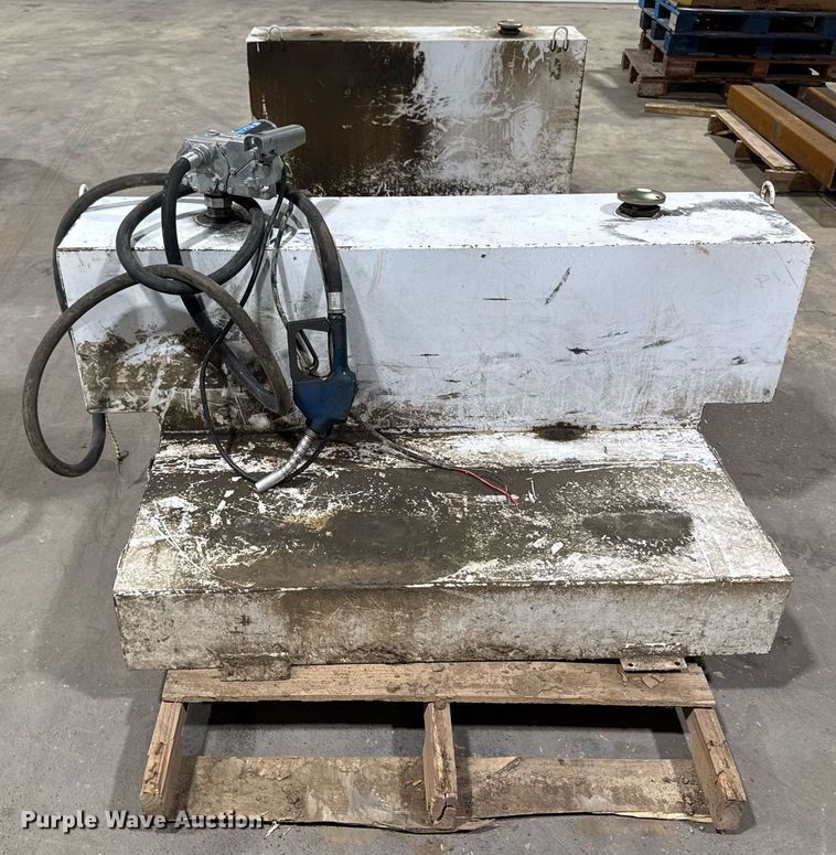 image for item EM3778 (4) Fuel tanks