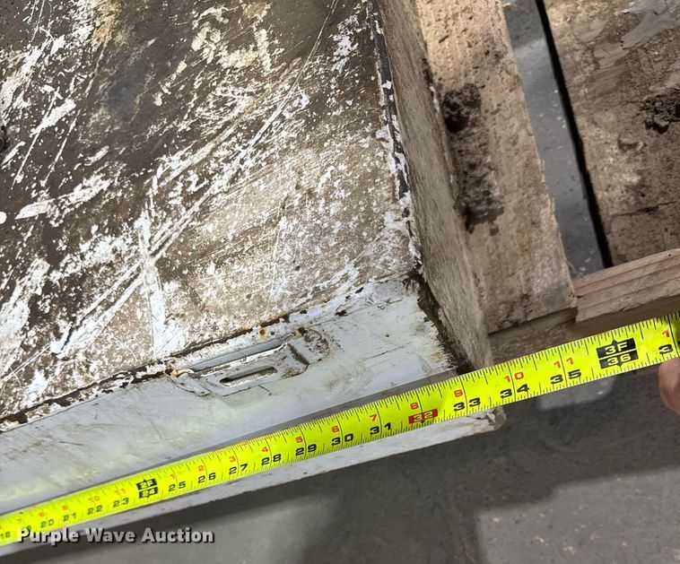 image for item EM3778 (4) Fuel tanks