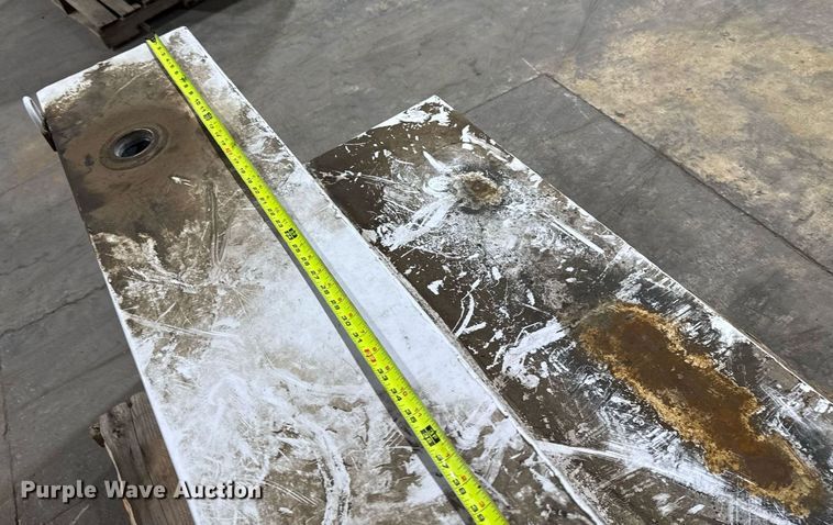 image for item EM3778 (4) Fuel tanks