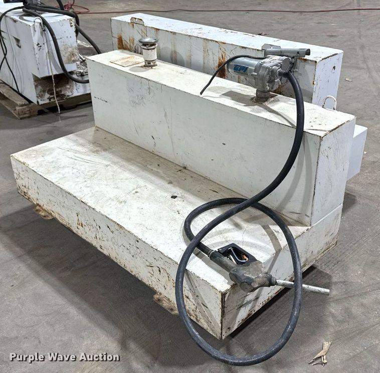 image for item EM3778 (4) Fuel tanks