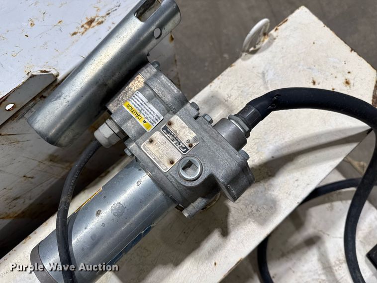 image for item EM3778 (4) Fuel tanks