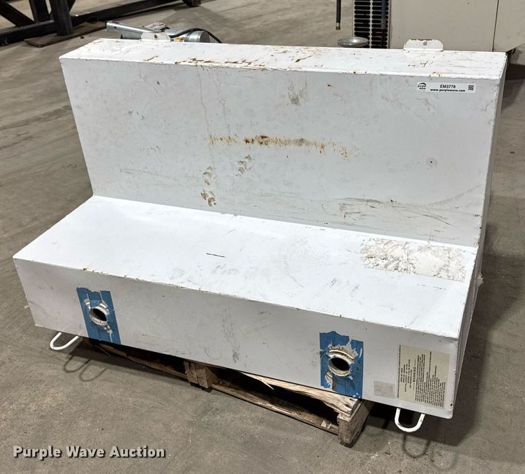 image for item EM3778 (4) Fuel tanks