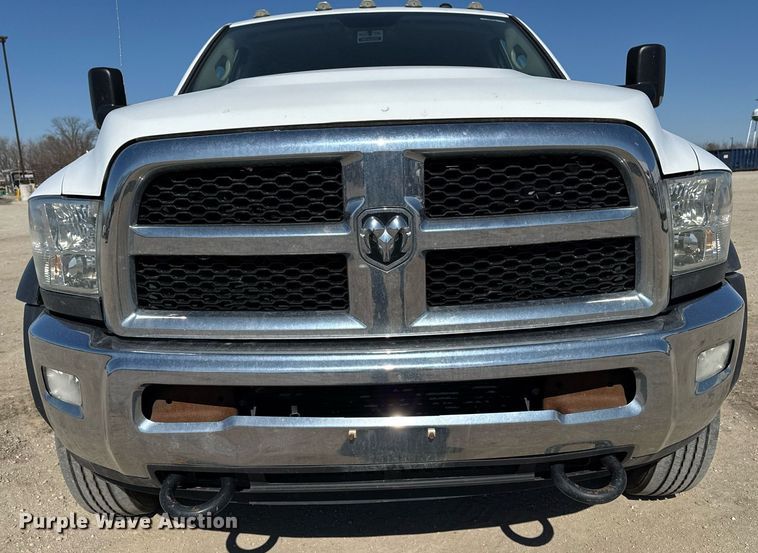 image for item EM3787 2017 Dodge Ram 5500 Crew Cab flatbed truck