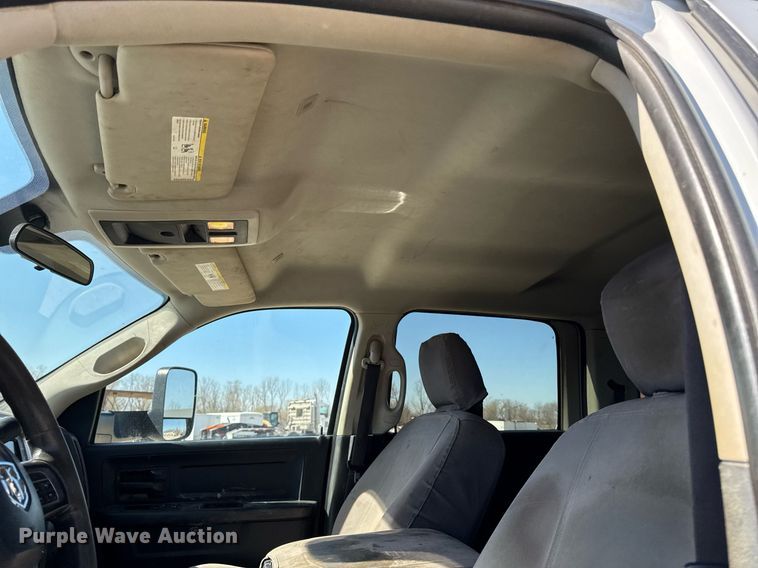 image for item EM3787 2017 Dodge Ram 5500 Crew Cab flatbed truck