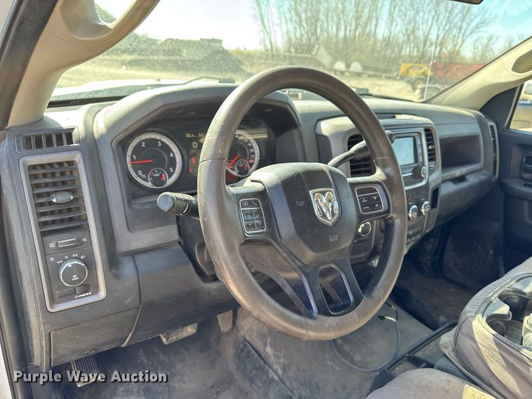 image for item EM3787 2017 Dodge Ram 5500 Crew Cab flatbed truck