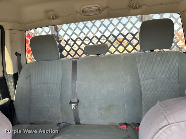 image for item EM3787 2017 Dodge Ram 5500 Crew Cab flatbed truck