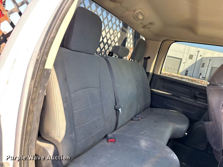 image for item EM3787 2017 Dodge Ram 5500 Crew Cab flatbed truck