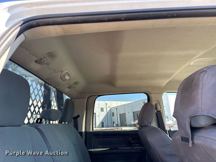 image for item EM3787 2017 Dodge Ram 5500 Crew Cab flatbed truck