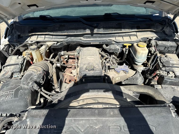 image for item EM3787 2017 Dodge Ram 5500 Crew Cab flatbed truck