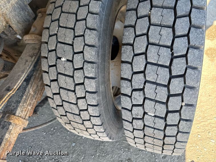 image for item EM3787 2017 Dodge Ram 5500 Crew Cab flatbed truck