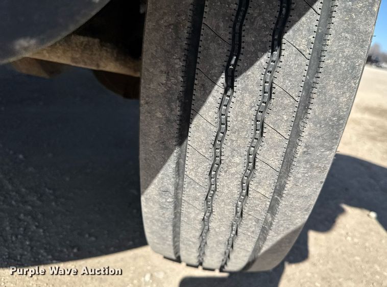 image for item EM3787 2017 Dodge Ram 5500 Crew Cab flatbed truck