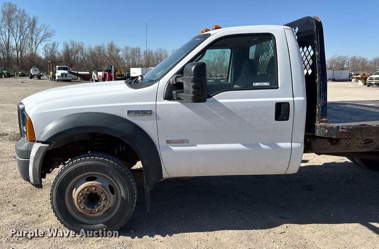 image for item EM3792 2007 Ford F550 Super Duty XL flatbed truck