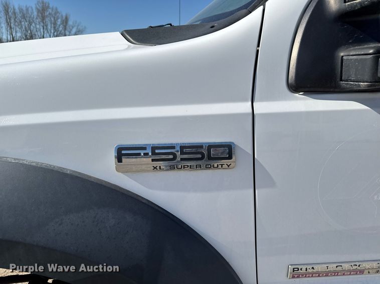 image for item EM3792 2007 Ford F550 Super Duty XL flatbed truck