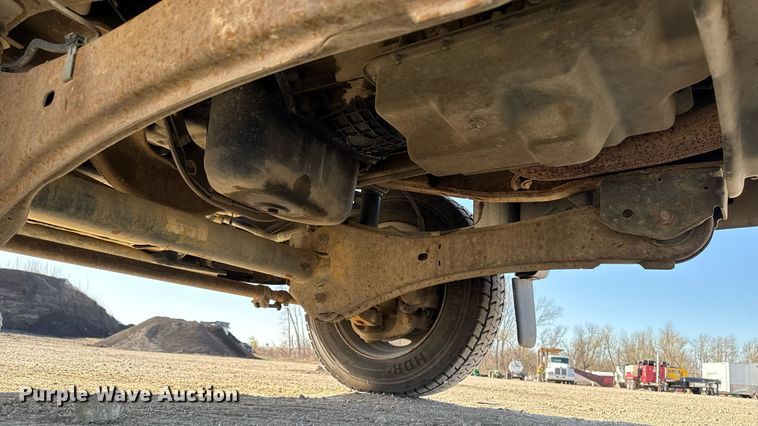 image for item EM3792 2007 Ford F550 Super Duty XL flatbed truck