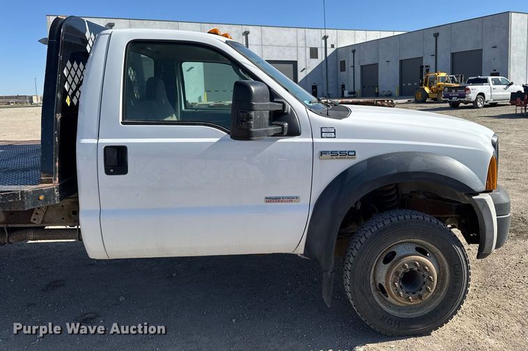 image for item EM3792 2007 Ford F550 Super Duty XL flatbed truck