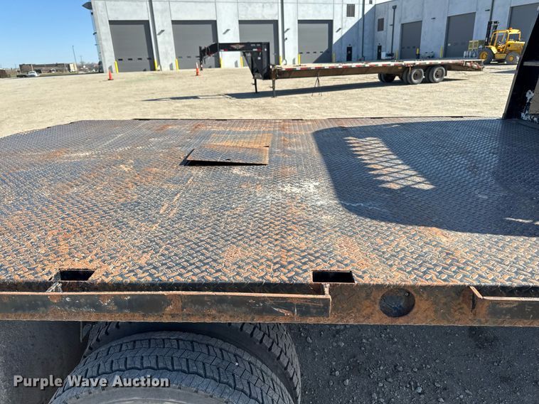 image for item EM3792 2007 Ford F550 Super Duty XL flatbed truck