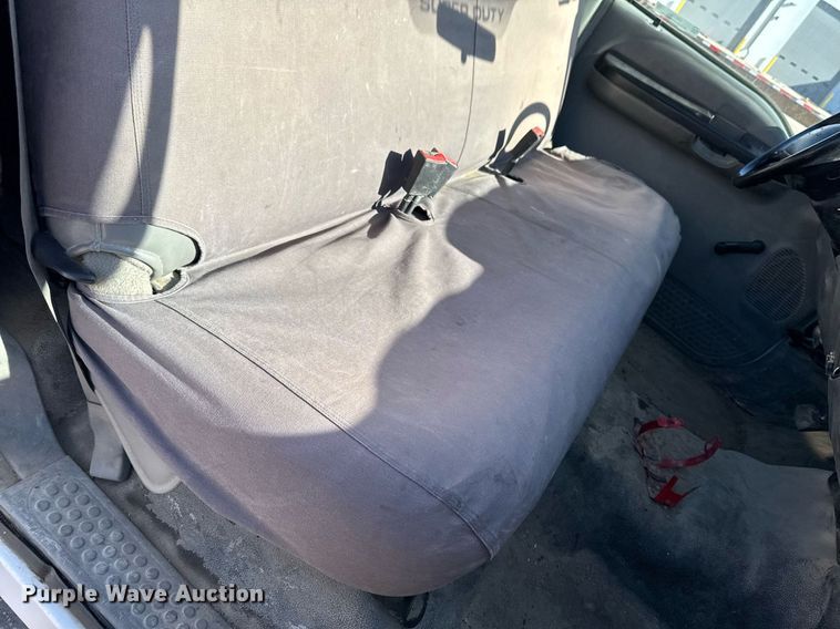 image for item EM3792 2007 Ford F550 Super Duty XL flatbed truck