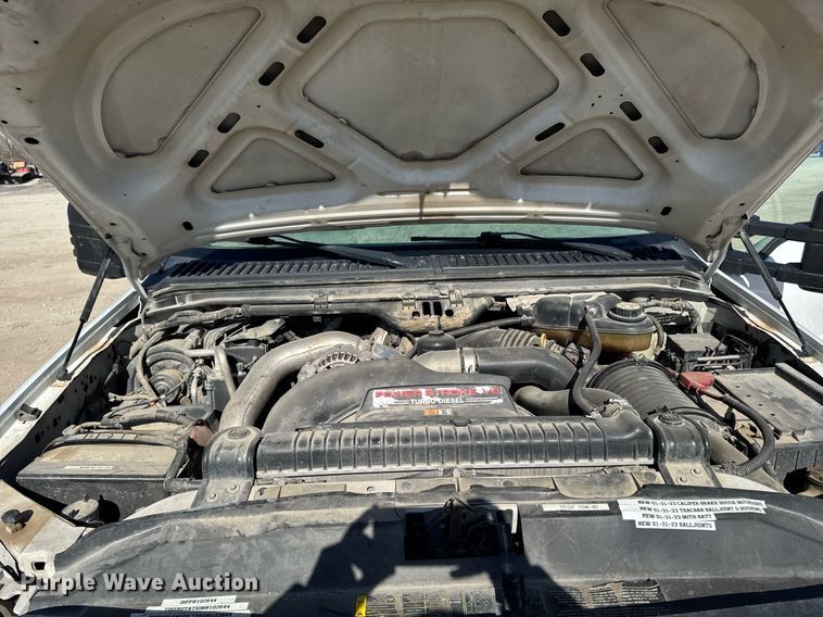 image for item EM3792 2007 Ford F550 Super Duty XL flatbed truck