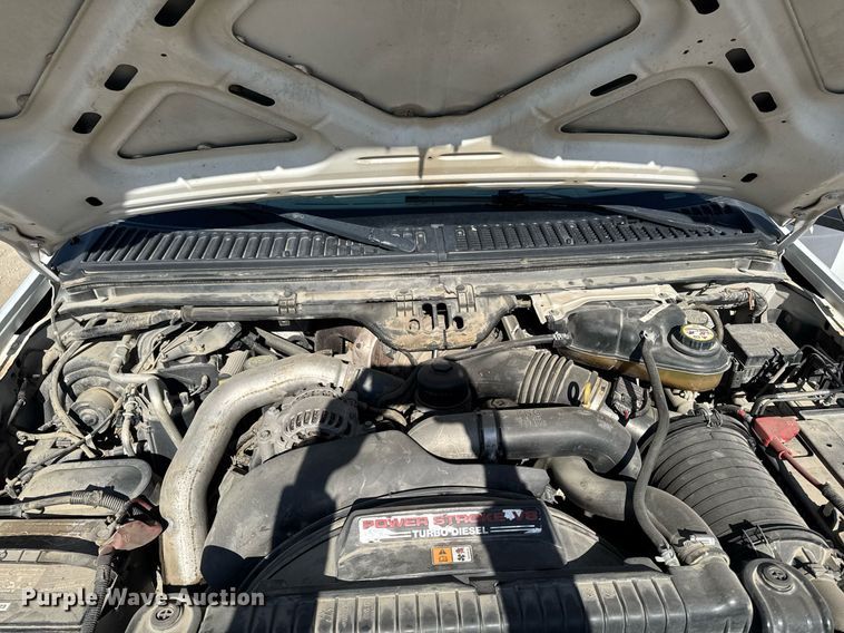 image for item EM3792 2007 Ford F550 Super Duty XL flatbed truck