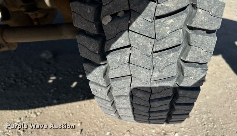 image for item EM3792 2007 Ford F550 Super Duty XL flatbed truck