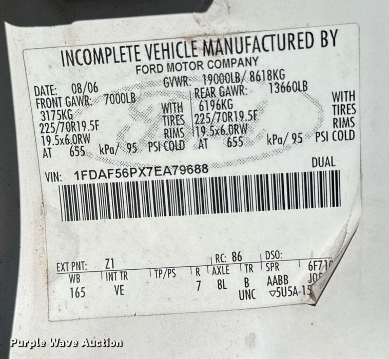 image for item EM3792 2007 Ford F550 Super Duty XL flatbed truck