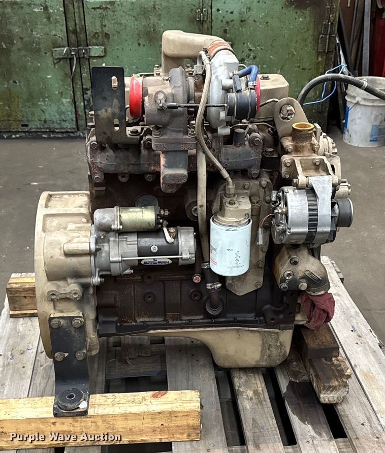 image for item EM3821 2000 Cummins B3.9-C engine