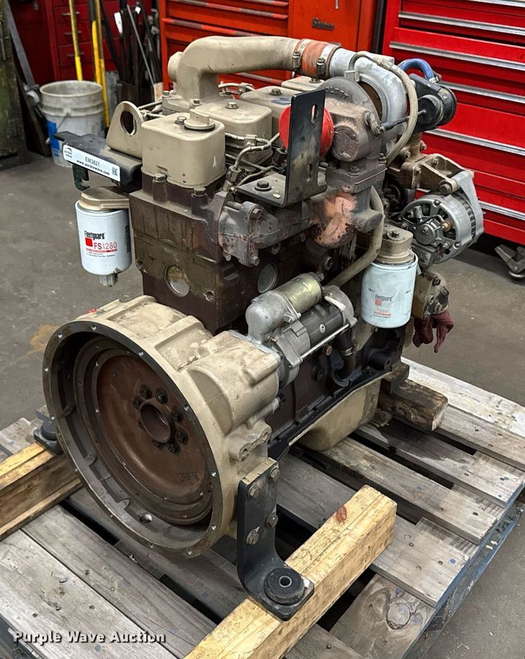image for item EM3821 2000 Cummins B3.9-C engine