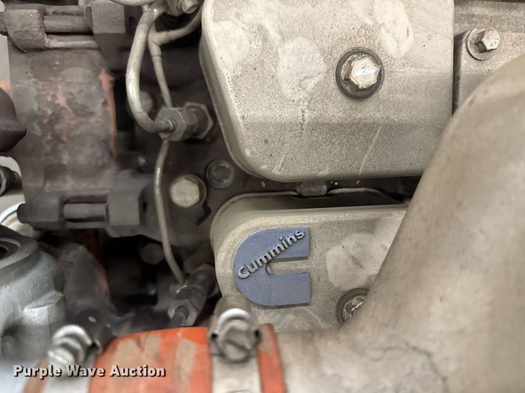 image for item EM3821 2000 Cummins B3.9-C engine