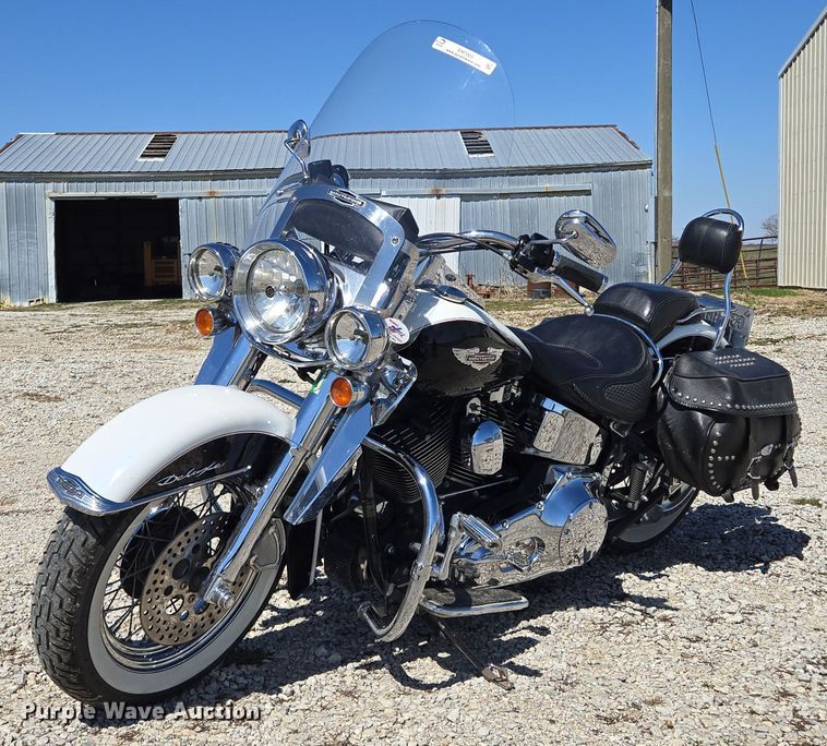 image for item EM7005 2005 Harley Davidson  Softail Deluxe  motorcycle