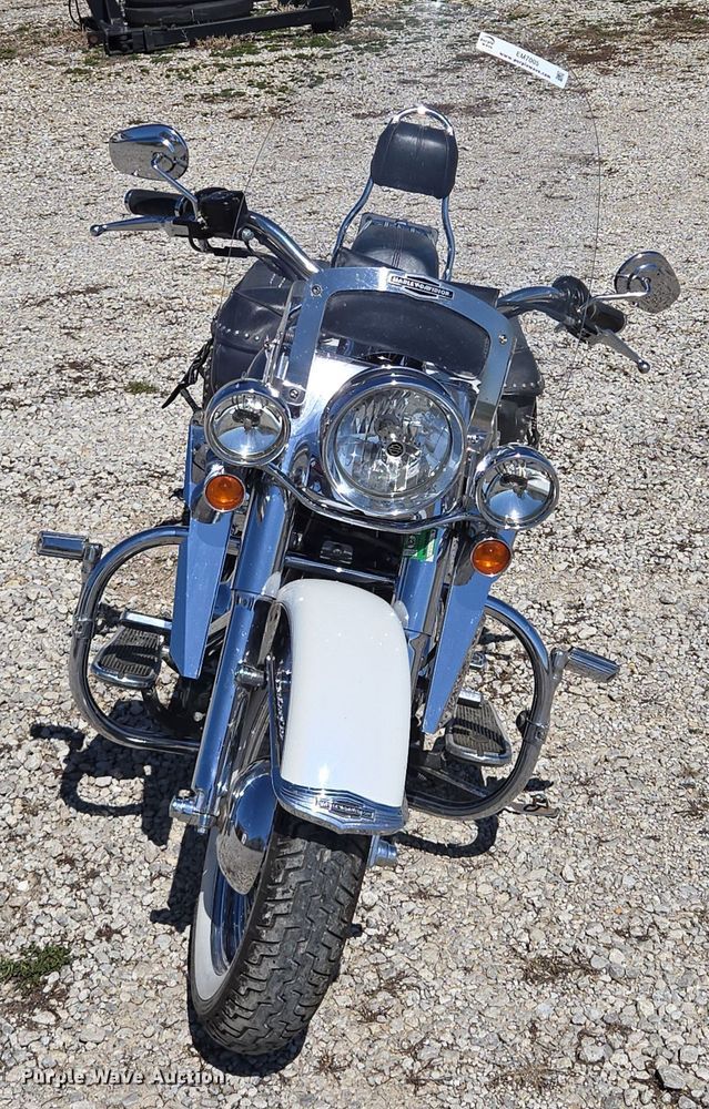 image for item EM7005 2005 Harley Davidson  Softail Deluxe  motorcycle
