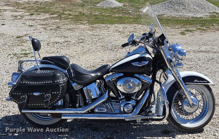 image for item EM7005 2005 Harley Davidson  Softail Deluxe  motorcycle