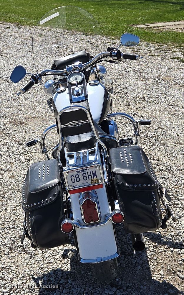 image for item EM7005 2005 Harley Davidson  Softail Deluxe  motorcycle