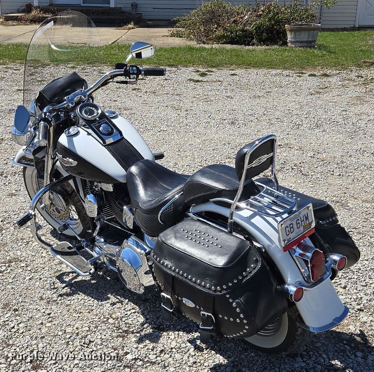 image for item EM7005 2005 Harley Davidson  Softail Deluxe  motorcycle