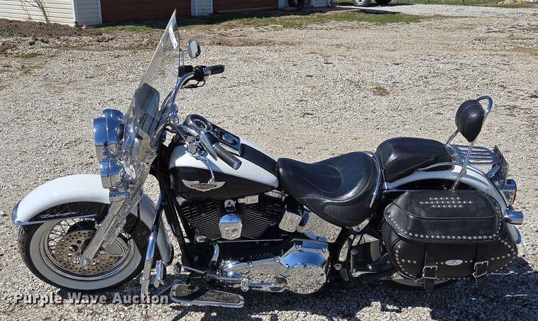 image for item EM7005 2005 Harley Davidson  Softail Deluxe  motorcycle