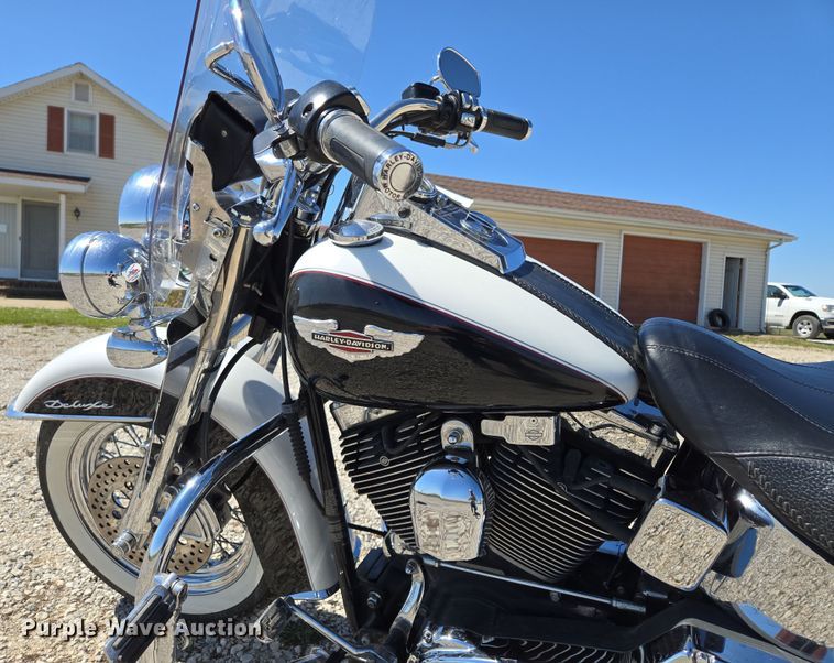 image for item EM7005 2005 Harley Davidson  Softail Deluxe  motorcycle