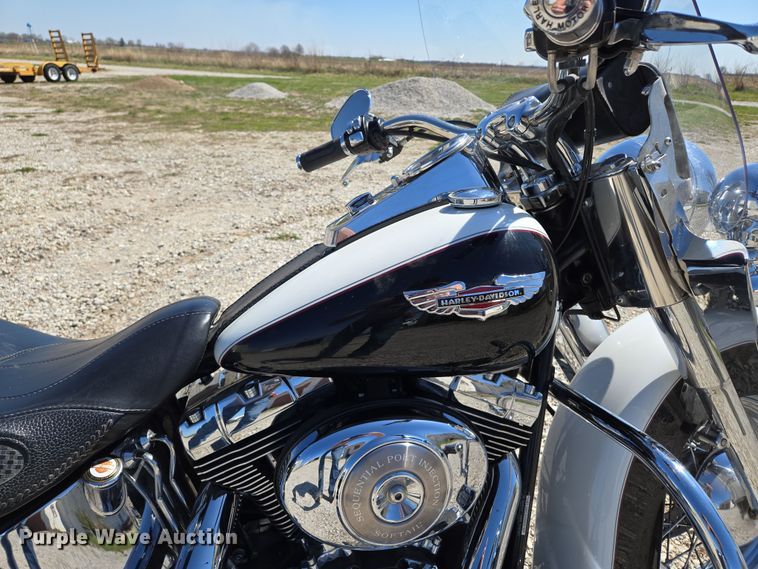 image for item EM7005 2005 Harley Davidson  Softail Deluxe  motorcycle