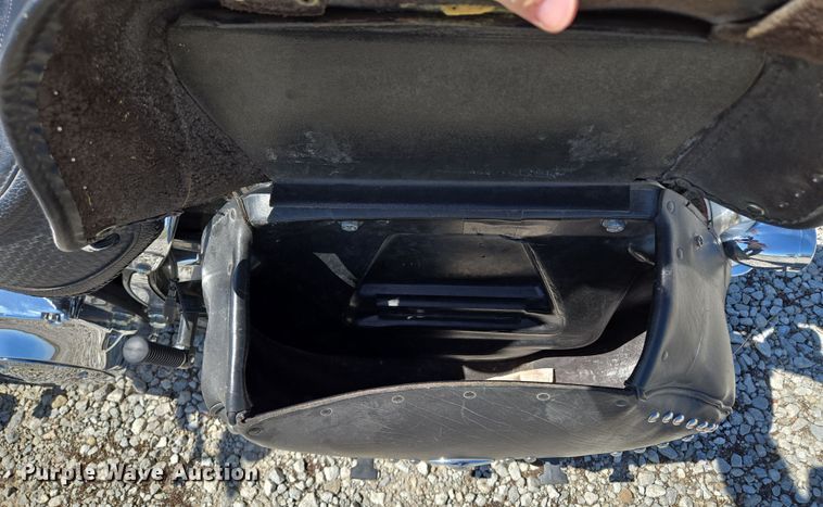 image for item EM7005 2005 Harley Davidson  Softail Deluxe  motorcycle