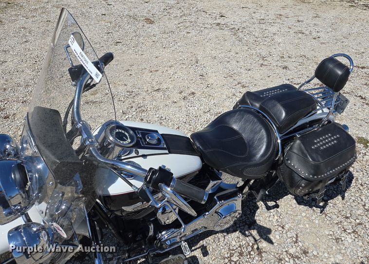 image for item EM7005 2005 Harley Davidson  Softail Deluxe  motorcycle